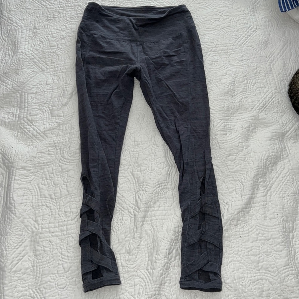 Grey leggings with braided calf detail